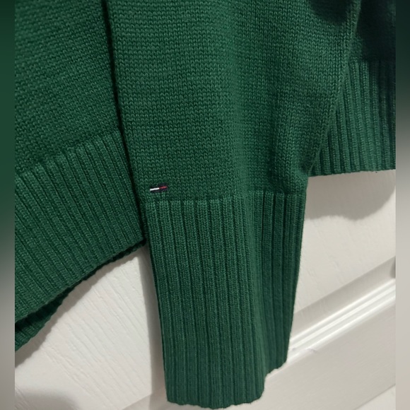 Tommy Hilfiger knit - Picture 3 of 4